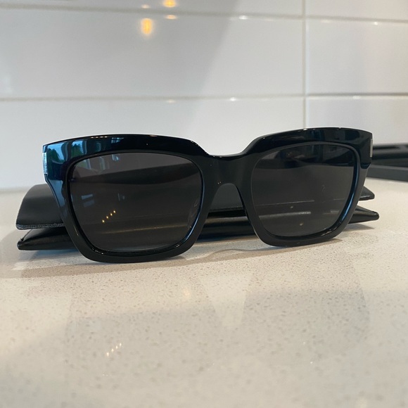 Saint Laurent Sunglasses - Picture 4 of 5